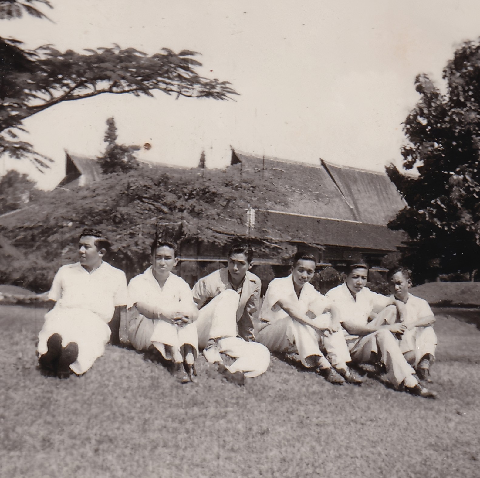 FmV 89 Afbeelding 0_Mijn vader Tjiook Tiauw Kien en zijn studievrienden